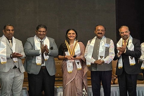 ರೋರ‍್ಯಾಕ್ಟ್ ಜಿಲ್ಲೆ 3181 ಜಿಲ್ಲಾ ಪ್ರತಿನಿಧಿಯಾಗಿ ಕೊಡಗು ಮೂಲದ ಶ್ರೀರಕ್ಷಾ ಅಧಿಕಾರ ಸ್ವೀಕರಿಸಿದರು. ಸತೀಶ್ ಬೋಳಾರ್, ಯಶಸ್ವಿ ಸೋಮಶೇಖರ್, ಹೆಚ್.ಆರ್. ಕೇಶವ್, ಡಾ. ಸೂರ್ಯನಾರಾಯಣ ಕೊಕ್ಕಾಡಿ ಇದ್ದರು.