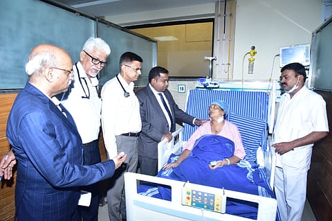  ಮೈಸೂರಿನ ಜಯದೇವ ಹೃದ್ರೋಗ ಆಸ್ಪತ್ರೆಗೆ ಆಸ್ಪತ್ರೆಯ ನಿರ್ದೇಶಕ ಡಾ.ದಿನೇಶ್  ಭೇಟಿ ನೀಡಿ ರೋಗಿಗಳ ಆರೋಗ್ಯ ವಿಚಾರಿಸಿದರು.  ವೈದ್ಯಕೀಯ ಅಧೀಕ್ಷಕ ಡಾ. ಕೆ.ಎಸ್. ಸದಾನಂದ  ಇದ್ದರು.