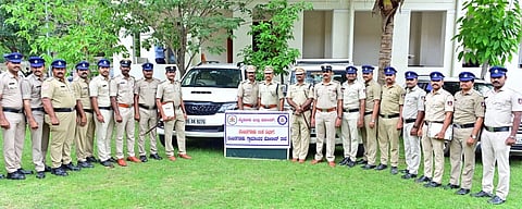 ನಂಜನಗೂಡು ದರೋಡೆ ಪ್ರಕರಣವನ್ನು ಬೇಧಿಸಿದ ಜಿಲ್ಲಾ ಪೊಲೀಸ್ ವರಿಷ್ಠಾಧಿಕಾರಿ ಮಲ್ಲಿಕಾರ್ಜುನ ಬಾಲದಂಡಿ ನೇತೃತ್ವದ ತಂಡ.