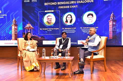 ಮೈಸೂರು ನಗರದ ಇನ್ಫೋಸಿಸ್‌ನಲ್ಲಿ ಗುರುವಾರ ಆಯೋಜಿಸಿದ್ದ ‘ಮೈಸೂರು ಬಿಗ್ ಟೆಕ್ ಶೋ-2026’ ಸಂವಾದದಲ್ಲಿ ವಾಣಿಜ್ಯ ಮತ್ತು ಕೈಗಾರಿಕೆ ಇಲಾಖೆ ಪ್ರಧಾನ ಕಾರ್ಯದರ್ಶಿ ಡಾ.ಎಸ್. ಸೆಲ್ವಕುಮಾರ್, ಐಟಿ-ಬಿಟಿ ಇಲಾಖೆಯ ಕಾರ್ಯದರ್ಶಿ ಡಾ.ಎನ್. ಮಂಜುಳಾ, ಕೆಡಿಇಎಂ ಸಿಇಒ ಸಂಜೀವ್ ಕುಮಾರ್ ಗುಪ್ತ ಭಾಗವಹಿಸಿದರು.