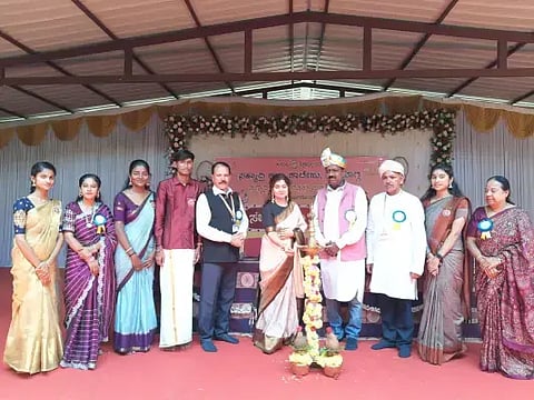 ಶಿವಮೊಗ್ಗ ಸಹ್ಯಾದ್ರಿ ಕಾಲೇಜಿನಲ್ಲಿ ಏರ್ಪಡಿಸಿದ್ದ ಸಹ್ಯಾದ್ರಿ ಸಿರಿ ಕಾರ್ಯಕ್ರಮವನ್ನು ಗಾಯಕಿ ಸುರೇಖಾ ಹೆಗಡೆ ಉದ್ಘಾಟಿಸಿದರು. ಪ್ರೊ. ಎಸ್.ಸಿರಾಜ್ ಅಹಮದ್, ಡಾ. ಕೆ.ಎನ್.ಮಂಜುನಾಥ್, ಡಾ. ಎಚ್.ಪಿ.ಮಂಜುನಾಥ್, ವಿ.ಎಚ್.ಕರಿಬಸಪ್ಪ , ಪ್ರಣತಿ ಇತರರಿದ್ದರು.