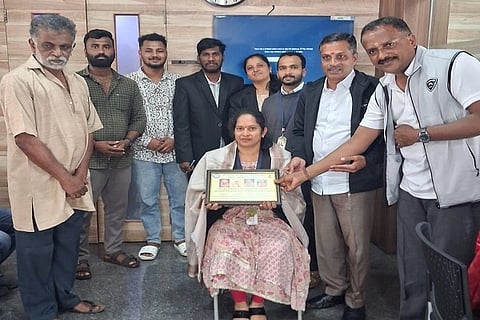 ಮಾರಾಟ ಗುಮಾಸ್ತೆ ಎ.ಜೆ. ಪೂರ್ಣಿಮಾ ಅವರನ್ನು ಸನ್ಮಾನಿಸಲಾಯಿತು