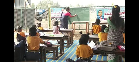 ದಾವಣಗೆರೆಯ ಖಾಸಗಿ ಶಾಲೆಯಲ್ಲಿ ಪಾಠ ಪ್ರವಚನ 