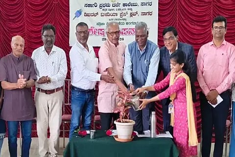 ಸಾಗರದ ಸರ್ಕಾರಿ ಪ್ರಥಮದರ್ಜೆ ಕಾಲೇಜಿನಲ್ಲಿ ಆಯೋಜಿಸಿದ್ದ ಉಪನ್ಯಾಸ ಕಾರ್ಯಕ್ರಮವನ್ನು ರಾಜ್ಯ ಪುಸ್ತಕ ಖರೀದಿ ಸಮಿತಿ ಅಧ್ಯಕ್ಷ ರಾಜಪ್ಪ ದಳವಾಯಿ ಉದ್ಘಾಟಿಸಿದರು. ಚಂದ್ರಶೇಖರ ಕಾಕಾಲ್, ಡಾ. ಜಿ.ಸಣ್ಣಹನುಮಪ್ಪ, ಎಚ್.ಬಿ.ರಾಘವೇಂದ್ರ ಇತರರಿದ್ದರು.