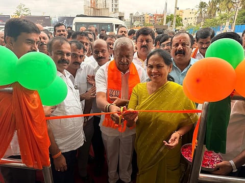 ಕೆ.ಆರ್.ಪುರ ಕ್ಷೇತ್ರದ ಗೆದ್ದಲಹಳ್ಳಿ ಬಳಿ ಸಂಸದರ ಸ್ಥಳೀಯ ಪ್ರದೇಶಾಭಿವೃದ್ಧಿ ಯೋಜನೆಯಡಿ ನಿರ್ಮಿಸಲಾಗಿರುವ ನೂತನ ಬಸ್ ನಿಲ್ದಾಣವನ್ನು ಕೇಂದ್ರ ಸಚಿವೆ ಶೋಭಾ ಕರಂದ್ಲಾಜೆ ಹಾಗೂ ಶಾಸಕ ಬೈರತಿ ಬಸವರಾಜ ಲೋಕಾರ್ಪಣೆಗೊಳಿಸದರು.
