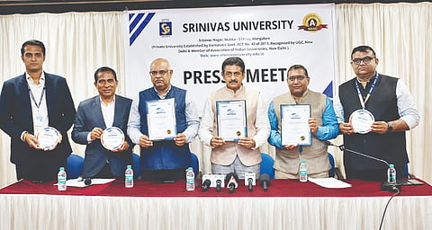  ಥೈಲ್ಯಾಂಡ್‌ನ ಬ್ಯಾಂಕಾಕ್‌ನಲ್ಲಿ ನಡೆದ ಪ್ರತಿಷ್ಠಿತ ಗ್ಲೋಬಲ್ ಎಜುಕೇಶನ್ ಸುಮಿತ್‌ನಲ್ಲಿ ಶ್ರೀನಿವಾಸ ವಿಶ್ವವಿದ್ಯಾಲಯ ಭಾಗವಹಿಸಿದ್ದು, ಮೂರು ಅಂತರಾಷ್ಟ್ರೀಯ ಪ್ರಶಸ್ತಿಗಳನ್ನು ತನ್ನದಾಗಿಸಿಕೊಂಡಿದೆ.