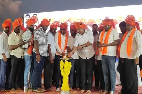 ಶಿಕಾರಿಪುರದಲ್ಲಿ ಅಂತಾರಾಷ್ಟ್ರೀಯ ಮಟ್ಟದ ಕುಸ್ತಿ ಪಂದ್ಯಾವಳಿಯನ್ನು ಶಾಸಕ ಬಿ.ವೈ.ವಿಜಯೇಂದ್ರ ಉದ್ಘಾಟಿಸಿದರು. ಸಂದೀಪ್ ಗೋಣಿ, ಸುಹಾಸ್ ಭಟ್, ರಾಜು ಹುಲ್ಮಾರ್ ಮಹೇಶ್, ಮಾಜಿ ರಾಘವೇಂದ್ರ ಇತರರಿದ್ದರು.