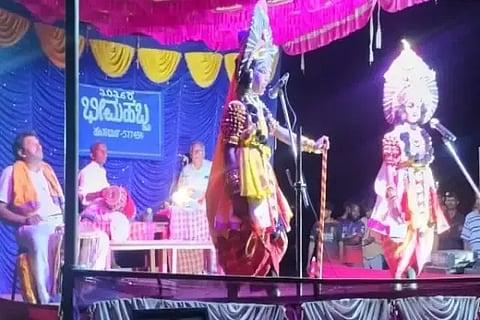 ಹೊಸಬಾಳೆಯಲ್ಲಿ ಆಯೋಜಿಸಿದ್ದ ಬೇಸಿಗೆ ಶಿಬಿರದಲ್ಲಿ ಮಕ್ಕಳು ಪ್ರದರ್ಶಿಸಿದ ಶ್ರೀಕೃಷ್ಣ ದರ್ಶನ ಯಕ್ಷಗಾನದ ಒಂದು ದೃಶ್ಯ.