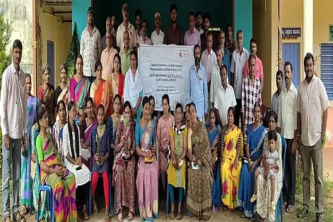 ಮರ್ಕಲ್ ಗ್ರಾಪಂ ಸಿಂದೋಡಿಯಲ್ಲಿ ಆಯೋಜಿಸಿದ್ದ ತರಬೇತಿ ಕಾರ್ಯಕ್ರಮದಲ್ಲಿ ರೈತರು ಭಾಗವಹಿಸಿದ್ದರು. ಪದಾಧಿಕಾರಿಗಳಾದ ಸುಧೀರ್, ಜಯಣ್ಣ, ಅವಿನಾಶ್ ಇತರರಿದ್ದರು.
