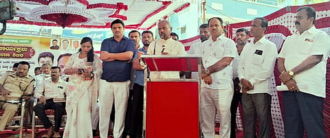 ದೊಡ್ಡಬಿದರಕಲ್ಲು ವಾರ್ಡಿನಲ್ಲಿ ಆಯೋಜಿಸಿದ್ದ ಜನಸ್ಪಂದನದಲ್ಲಿ ಶಾಸಕ  ಎಸ್.ಟಿ ಸೋಮಶೇಖರ್ ಮಾತನಾಡಿದರು. ಪ್ರಸಾದ್ ಕುಮಾರ್, ಲಿಖಿತ್‌ಗೌಡ ಮಂಜುನಾಥ್ ಇದ್ದರು  