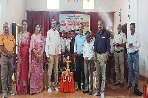ಬಾಳೆಲೆ ವಿಜಯಲಕ್ಷಿö್ಮÃ ಸಂಯುಕ್ತ ಪದವಿ ಪೂರ್ವ ಕಾಲೇಜಿನ ವಿದ್ಯಾರ್ಥಿ ಸಂಘದ ಉದ್ಘಾಟನೆ ಹಾಗೂ ನೂತನ ಪದಾಧಿಕಾರಿಗಳ ಪದಗ್ರಹಣ ಸಮಾರಂಭದಲ್ಲಿ ಗಣ್ಯರು ಪಾಲ್ಗೊಂಡಿದ್ದರು. ಕಾಡೇಮಾಡ ಉದಯ ಉತ್ತಪ್ಪ, ಜ್ಯೋತಿ, ಡಾ. ಜೆ. ಸೋಮಣ್ಣ, ಅಳಮೇಂಗಡ ಬೋಸ್ ಮಂದಣ್ಣ ಮತ್ತಿತರರು ಇದ್ದರು.