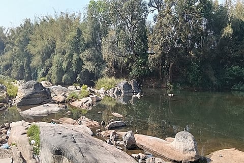 ಕಾವೇರಿ ನದಿಯಲ್ಲಿ ನೀರಿನ ಹರಿವು ಕಡಿಮೆ ಆಗಿರುವುದು