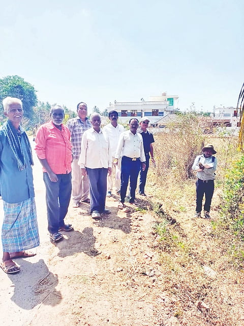 ಕೂಡಿಗೆ ಗ್ರಾಮ ಪಂಚಾಯಿತಿ ವ್ಯಾಪ್ತಿಯ ಹೆಗ್ಗಡಳ್ಳಿ ಗ್ರಾಮದಲ್ಲಿರುವ ರಾಜರ ಆಳ್ವಿಕೆಯ ಕಾಲದ 6 ಎಕರೆಗಳಷ್ಟು ಪ್ರದೇಶದ ಸರ್ವೇ ಕಾರ್ಯ ಜರುಗಿತು. ಕೆ.ಎಸ್.ಚಂದ್ರಶೇಖರ್, ಪ್ರಕಾಶ್, ಕೆ.ಟಿ.ವೆಂಕಟೇಶ್ ಮತ್ತಿತರರು ಇದ್ದರು.