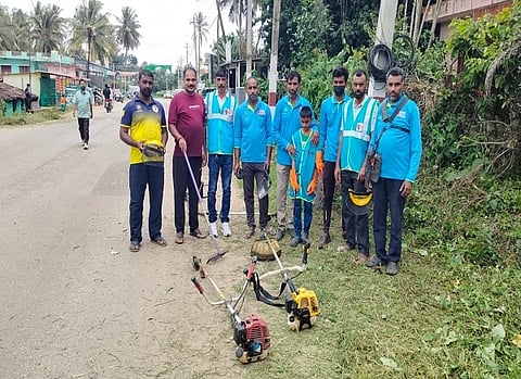 ಈದ್ ಮೀಲಾದ್ ಹಬ್ಬದ ಅಂಗವಾಗಿ ಕೂಡಿಗೆ ಘಟಕದ ಎಸ್‌ಕೆಎಸ್‌ಎಸ್‌ಎಫ್ ವಿಖಾಯ ಆಕ್ಟಿವ್ ವಿಂಗ್ ವತಿಯಿಂದ ವಿಶೇಷ ಸ್ವಚ್ಛತಾ ಅಭಿಯಾನವನ್ನು ಭಾನುವಾರ ನಡೆಸಲಾಯಿತು.