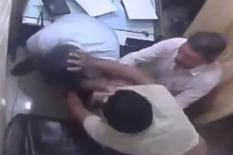  Doctor Assaulted ಸಾಂದರ್ಭಿಕ ಚಿತ್ರ