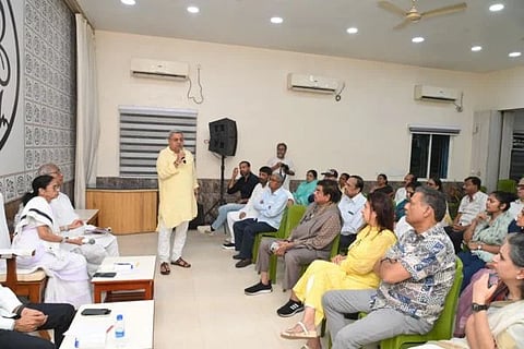 West Bengal Politics | ದೀದಿ ಕರೆದಿದ್ದ ಮಹತ್ವದ ಸಭೆಗೆ 60 ಶಾಸಕರ ಬಹಿಷ್ಕಾರ (ಸಂಗ್ರಹ ಚಿತ್ರ)