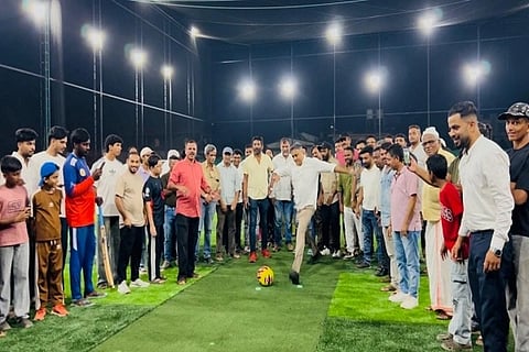 ಗೋಣಿಕೊಪ್ಪಲುವಿನಲ್ಲಿ ನೂತನ ಟರ್ಫ್ ಮೈದಾನವನ್ನು ಶಾಸಕ ಎ.ಎಸ್. ಪೊನ್ನಣ್ಣ ಉದ್ಘಾಟಿಸಿದರು. ಕುಲ್ಲಚಂಡ ಪ್ರಮೋದ್ ಗಣಪತಿ, ಮಂಜುಳಾ, ವಿ.ಪಿ. ಶಶಿಧರ್, ಅಜಿತ್ ಅಯ್ಯಪ್ಪ, ಖಾಲಿದ್, ಸಮದ್ ಮತ್ತಿತರರು ಇದ್ದರು.