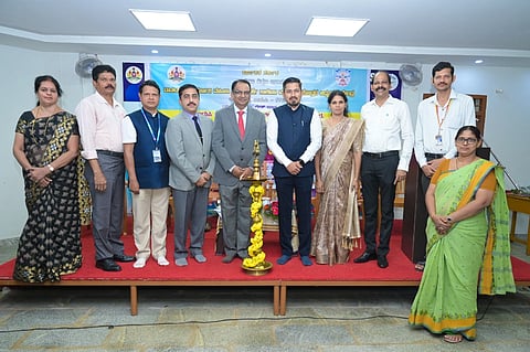 ಪ್ರಧಾನ ಜಿಲ್ಲಾ ಮತ್ತು ಸತ್ರ ನ್ಯಾಯಾಧೀಶ ಕಿರಣ್​ ಎಸ್​. ಗಂಗಣ್ಣವರ್​ ವಿಶ್ವ ಮಾನವ ಹಕ್ಕುಗಳ ದಿನಾಚರಣೆ ಉದ್ಘಾಟಿಸಿ ಮಾತನಾಡಿದರು. 