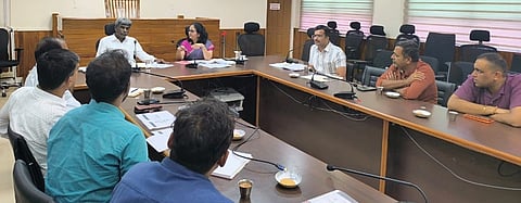 ಸಮಾಲೋಚನಾ ಸಭೆಯ ಅಧ್ಯಕ್ಷತೆ ವಹಿಸಿ ಸಂಸದ ಕೋಟಾ ಶ್ರೀನಿವಾಸ  ಪೂಜಾರಿ ಮಾತನಾಡಿದರು. 
