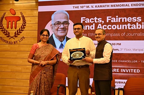 ಎಡಿಟರ್ಸ್​ ಗಿಲ್ಡ್​ ಮುಖ್ಯಸ್ಥ ಅನಂತ್​ ನಾಥ್​ ಅವರನ್ನು ಗೌರವಿಸಲಾಯಿತು.