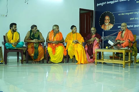 ಭಂಡಾರಕೇರಿ ಮಠದ ಶ್ರೀ ವಿದ್ಯೇಶತೀರ್ಥ ಶ್ರೀಪಾದರು ಅಶೀರ್ವಚನ ನೀಡಿದರು. 