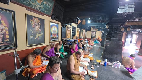 ಅದಮಾರು ಮಠದಲ್ಲಿ ನಾರಾಯಣ ವರ್ಮ ಪಾರಾಯಣ ಸಹಿತ ಯಜ್ಞ ನಡೆಯಿತು. 