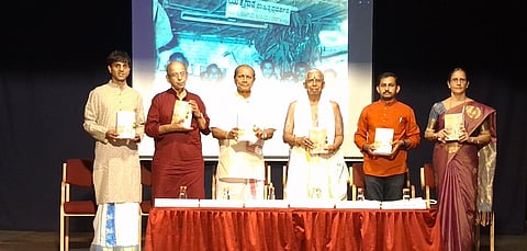 ಹಿರಿಯ ವಿದ್ವಾಂಸ ಡಾ. ಪಾದೆಕಲ್ಲು ವಿಷ್ಣು ಭಟ್ ಲೋಕಾರ್ಪಣೆಗೊಳಿಸಿದರು. 