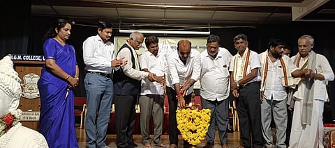 ಶಾಸಕ ಯಶ್​ ಪಾಲ್​ ಸುವರ್ಣ ವಿಶ್ವಗುರು ಬಸವಣ್ಣ ಜಯಂತಿ ಉದ್ಘಾಟಿಸಿದರು.