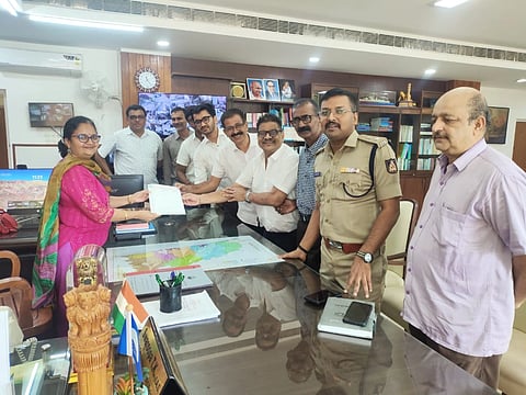 ವಿವಿಧ ಬೇಡಿಕೆಗಳ ಈಡೇರಿಕೆಗೆ ಆಗ್ರಹಿಸಿ ಪ್ರಧಾನಿ ನರೇಂದ್ರ ಮೋದಿಯವರಿಗೆ ಜಿಲ್ಲಾಧಿಕಾರಿ ಸ್ವರೂಪ ಟಿ.ಕೆ ಮೂಲಕ ಮನವಿ ಸಲ್ಲಿಸಲಾಯಿತು.