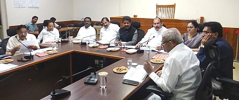 ನಗರ ಮೂಲ ಸೌಕರ್ಯ ಅಭಿವೃದ್ಧಿ ಹಾಗೂ ಹಣಕಾಸು ನಿಗಮ ಕಾಮಗಾರಿಗಳ ಪ್ರಗತಿ ಪರಿಶೀಲನಾ ಸಭೆ 