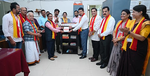 ಅಪರ ಜಿಲ್ಲಾಧಿಕಾರಿ  ಅಬೀದ್​ ಗದ್ಯಾಳ್‌ ಮನೆಯೇ ಗ್ರಂಥಾಲಯ ಅಭಿಯಾನದ ಅಂಗವಾಗಿ 200ನೇ ಗ್ರಂಥಾಲಯ ಉದ್ಘಾಟಿಸಿದರು. 