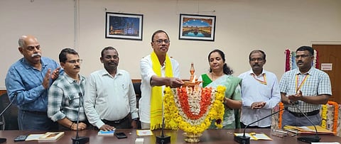  ನಾರಾಯಣಗುರು ಅಭಿವೃದ್ಧಿ ನಿಗಮದ ಅಧ್ಯಕ್ಷ ಮಂಜನಾಥ ಪೂಜಾರಿ ಶಿವಶರಣ ಹಡಪದ ಅಪ್ಪಣ್ಣ ಜಯಂತಿ ಕಾರ್ಯಕ್ರಮ ಉದ್ಘಾಟಿಸಿದರು. 