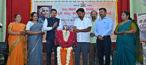  ಕರಾವಳಿ ಅಭಿವೃದ್ಧಿ ಮಂಡಳಿ ಅಧ್ಯಕ್ಷ ಎಂ.ಎ. ಗಫೂರ್ ವಿಶ್ವ ಮಾನವ ದಿನಾಚರಣೆ ಉದ್ಘಾಟಿಸಿದರು. 