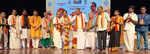 ಆಳ್ವಾಸ್​ ಶಿಕ್ಷಣ ಸಂಸ್ಥೆ ಮುಖ್ಯಸ್ಥ ಡಾ. ಮೋಹನ್​ ಆಳ್ವಾ ಉಡುಪಿ ತಾಲೂಕು ಕನ್ನಡ ಸಾಹಿತ್ಯ ಸಮ್ಮೇಳನ ಭೀಷ್ಮೋತ್ಸವ ಉದ್ಘಾಟಿಸಿದರು. 