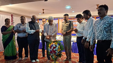 ಮಾಜಿ ಸಂಸದ ಕೆ.ಜಯಪ್ರಕಾಶ್​ ಹೆಗ್ಡೆ ಆದರ್ಶ ಆಸ್ಪತ್ರೆಯಲ್ಲಿ ನಡೆದ ವೈದ್ಯರ ದಿನಾಚರಣೆ, ಸನ್ಮಾನ, ವೈದ್ಯಕಿಯ ತಪಾಸಣಾ ಉಚಿತ ಶಿಬಿರ ಉದ್ಘಾಟಿಸಿದರು.
