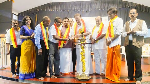  ಅಂಬಲಪಾಡಿ ಜನಾರ್ದನ ಮಹಾಕಾಳಿ ದೇವಸ್ಥಾನ ಧರ್ಮದರ್ಶಿ ಡಾ.ನಿ.ಬಿ.ವಿಜಯ ಬಲ್ಲಾಳ್​ ರಾಜ್ಯಮಟ್ಟದ ಕಚುಸಾಪ 9ನೇ ಶಿಕ್ಷಕ ಸಾಹಿತಿ  ಸಮ್ಮೇಳನ ಉದ್ಘಾಟಿಸಿದರು. 