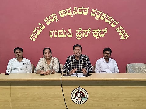 ಅಖಿಲ ಭಾರತ ಜೀವ ವಿಮಾ ನೌಕರರ ಸಂಘದ ಸುದ್ದಿಗೋಷ್ಠಿ.
