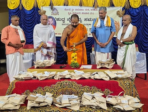   ಸೋದೆ ಶ್ರೀ ವಿಶ್ವವಲ್ಲಭ ತೀರ್ಥ ಸ್ವಾಮೀಜಿ ಶುದ್ಧ ನೈವೇದ್ಯ ಸಮರ್ಪಣೆ ಅಭಿಯಾನ ಉದ್ಘಾಟಿಸಿದರು.