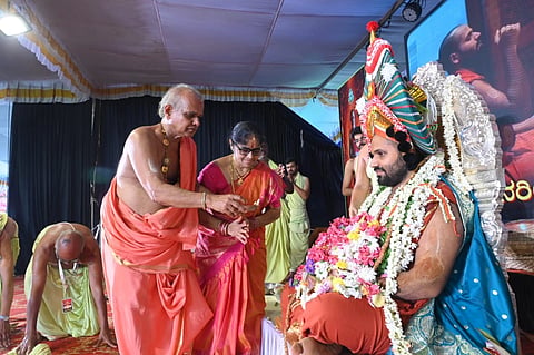 ಸೋದೆ ವಾದಿರಾಜ ಮಠದಲ್ಲಿ ನಡೆದ ವಾದಿರಾಜ ವೈಭವೋತ್ಸವದಲ್ಲಿ ಶಿಷ್ಯ ಸಮೂಹದಿಂದ ಗುರುವಂದನೆ ಸ್ವೀಕರಿಸಿದರು. 