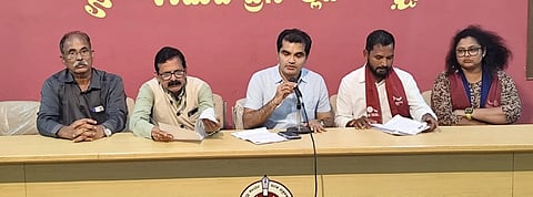  ತುಳು ಸಾಹಿತ್ಯ ಅಕಾಡೆಮಿ ಮಾಜಿ ಸದಸ್ಯ ಡಾ. ಆಕಾಶ್​ ಜೈನ್​ ಮಾತನಾಡಿದರು. 