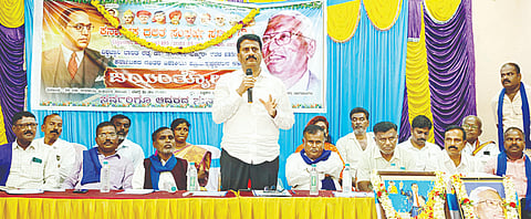 ನಾಗಮಂಗಲ ಪಟ್ಟಣದ ಶಿಕ್ಷಕರ ಭವನದಲ್ಲಿ ಆಯೋಜಿಸಿದ್ದ ಡಾ.ಅಂಬೇಡ್ಕರ್ ಜಯಂತ್ಯುತ್ಸವದಲ್ಲಿ ಮಾಜಿ ಶಾಸಕ ಸುರೇಶ್ ಗೌಡ ಮಾತನಾಡಿದರು.  ದಲಿತ ಮುಖಂಡರಾದ ಸೋಮನಹಳ್ಳಿ ಅಂದಾನಿ, ಕಂಚಿನಕೋಟೆ ಮೂರ್ತಿ, ಮುಳುಕಟ್ಟೆ ಶಿವರಾಮಯ್ಯ, ನಂಜುಂಡಯ್ಯ, ಕ್ಯಾತನಹಳ್ಳಿ ಮಂಜುನಾಥ್,ಮಹದೇವ್, ಶಿವಣ್ಣ, ಜೆಡಿಎಸ್ ತಾಲೂಕು ಅಧ್ಯಕ್ಷ ಚನ್ನಪ್ಪ ಇತರರು ಇದ್ದರು. 