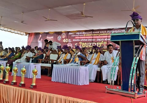 ಉಬಾರ್ ಕಂಬಳೋತ್ಸವಕ್ಕೆ ಉಪ್ಪಿನಂಗಡಿ ದೇವಳ ವ್ಯವಸ್ಥಾಪನಾ ಸಮಿತಿ ಅಧ್ಯಕ್ಷ ಕೆ.ರಾಧಾಕೃಷ್ಣ ನಾಕ್ ಚಾಲನೆ ನೀಡಿದರು. ರವೀಂದ್ರ ಶೆಟ್ಟಿ, ಕರುಣಾಕರ ಸುವರ್ಣ, ಅಶೋಕ್ ಕುಮಾರ್ ರೈ ಮತ್ತಿತರರಿದ್ದರು.  