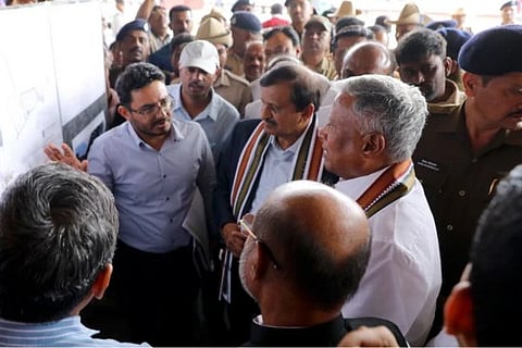 ರಾಮನಗರಂ ರೈಲು ನಿಲ್ದಾಣವನ್ನು ಕೇಂದ್ರ ರೈಲ್ವೆ ರಾಜ್ಯ ಸಚಿವರಾದ ವಿ ಸೋಮಣ್ಣನವರು ಪರಿಶೀಲಿಸಿದರು.