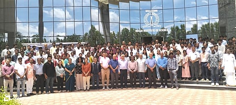 ನಾಯಕನಹಟ್ಟಿ ಸಮೀಪದ ಕುದಾಪುರ ಭಾರತೀಯ ವಿಜ್ಞಾನ ಸಂಸ್ಥೆಯಲ್ಲಿ ಗುರುವಾರ ಏರ್ಪಡಿಸಿದ್ದ ಉದ್ಯಮಶೀಲತೆ ಮತ್ತು ಕೌಶಲಾಭಿವೃದ್ಧಿ ತರಬೇತಿ ಕಾರ್ಯಕ್ರಮದಲ್ಲಿ ಭಾಗವಹಿಸಿದ್ದ ಯುವಕ, ಯುವತಿಯರು ಹಾಗೂ ರೈತರು.