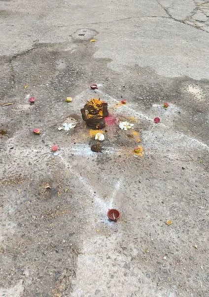ಚನ್ನಪಟ್ಟಣದಲ್ಲಿ ವಾಮಾಚಾರ ಮಾಡಿರುವುದು