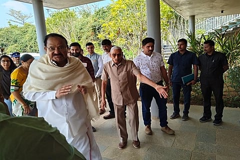 ಖಾಸಗಿ ಕಾರ್ಯಕ್ರಮವೊಂದರಲ್ಲಿ ಪಾಲ್ಗೊಳ್ಳಲು ಮಡಿಕೇರಿಗೆ ಆಗಮಿಸಿದ ಮಾಜಿ ಉಪರಾಷ್ಟçಪತಿ ವೆಂಕಯ್ಯ ನಾಯ್ಡು