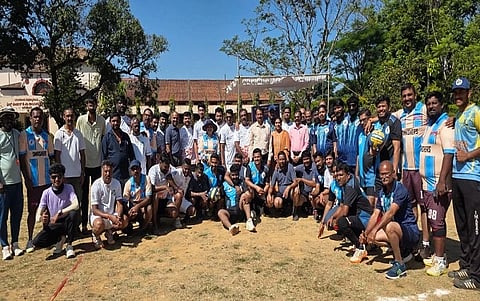 ೨ನೇ ವರ್ಷದ ಕೊಡಗು ಜಿಲ್ಲಾಮಟ್ಟದ ಪತ್ರಕರ್ತರ ವಾಲಿಬಾಲ್ ಪಂದ್ಯಾವಳಿಯಲ್ಲಿ ಪಾಲ್ಗೊಂಡಿದ್ದ ಆಟಗಾರರು.