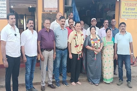 ಪೊನ್ನಂಪೇಟೆ ತಾಲೂಕು ಬಾಳೆಲೆ ವ್ಯವಸಾಯೋತ್ಪನ್ನ ಮಾರಾಟ ಮತ್ತು ಪರಿವರ್ತನಾ ಸಹಕಾರ ಸಂಘದ ಅಧ್ಯಕ್ಷರಾಗಿ ಅರಮಣಮಾಡ ಪಿ.ಗಣಪತಿ(ಸುಗುಣ) ಮತ್ತು ಉಪಾಧ್ಯಕ್ಷರಾಗಿ ಮುಕ್ಕಾಟೀರ ಜಾನಕಿ ಕಾವೇರಪ್ಪ (ಪಿ.ಜಿ ಜಾನಕಿ) ಅವಿರೋಧವಾಗಿ ಆಯ್ಕೆ ಆದರು. ಅಳಮೇಂಗಡ ಸುಬ್ಬಯ್ಯ(ಸುರೇಶ್), ಮಾಪಂಗಡ ಜಿ.ಅಯ್ಯಪ್ಪ(ಸಂಪತ್), ಕಾಯಮಾಡ ರಾಜ, ಬಾಚಮಾಡ ವಿಶು, ಮಂದೇಮಾಡ ಯು.ಗಣಪತಿ ಮತ್ತಿತರರು ಇದ್ದರು.