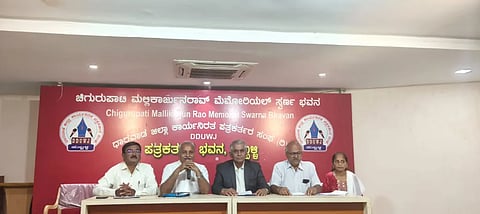 valvex ಸುದ್ದಿಗೋಷ್ಠಿಯಲ್ಲಿ ವಿವರ ನೀಡಿದ ಕರ್ನಾಟಕ ವಾಲ್ವ್ ತಯಾರಕರ ಸಂಘದ ಅಧ್ಯಕ್ಷ ಎಸ್.ಕೆ. ಅವಟೆ,