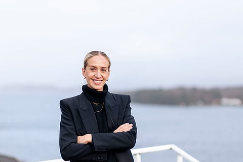 Eline Stokstad Fjell is a board member of  Blommenholm Industrier.